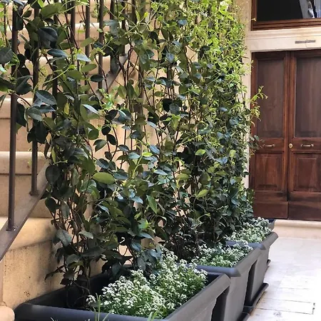 Ginevra Boutique - Palazzo Leosini - Residenze D'epoca Bed & Breakfast L'Aquila