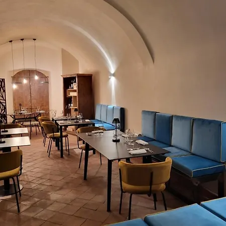 Ginevra Boutique - Palazzo Leosini - Residenze D'epoca Couette-café 4*