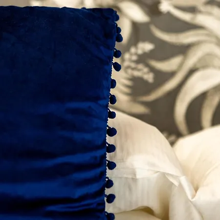 Ginevra Boutique - Palazzo Leosini - Residenze D'epoca Bed & Breakfast *