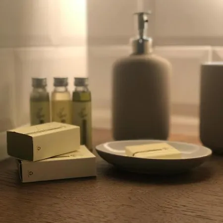 Ginevra Boutique - Palazzo Leosini - Residenze D'epoca Bed & Breakfast *