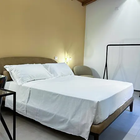 Bed & Breakfast Ginevra Boutique - Palazzo Leosini - Residenze D'epoca *
