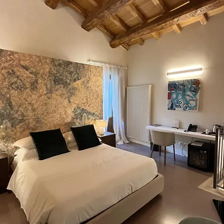 Ginevra Boutique - Palazzo Leosini - Residenze D'epoca L'Aquila