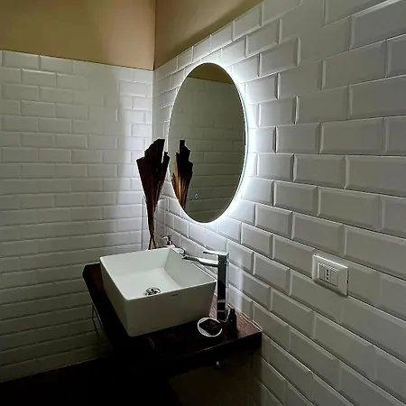 Ginevra Boutique - Palazzo Leosini - Residenze D'epoca Bed & Breakfast *