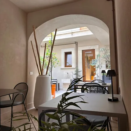 Couette-café Ginevra Boutique - Palazzo Leosini - Residenze D'epoca 4*