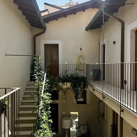 Ginevra Boutique - Palazzo Leosini - Residenze D'epoca Bed & Breakfast LʼAquila