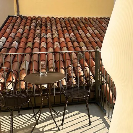 Ginevra Boutique - Palazzo Leosini - Residenze D'epoca Couette-café 4*