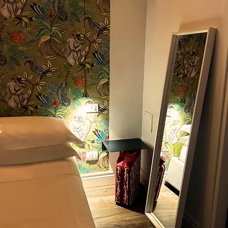 Diffuso Ginevra Boutique - Palazzo Leosini - Residenze D'epoca LʼAquila