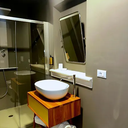 Diffuso Ginevra Boutique - Palazzo Leosini - Residenze D'epoca 4* ל'אקווילה