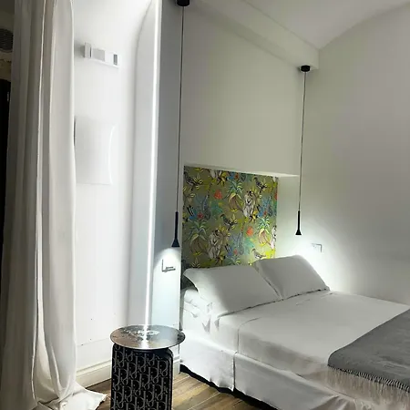 Diffuso Ginevra Boutique - Palazzo Leosini - Residenze D'epoca LʼAquila