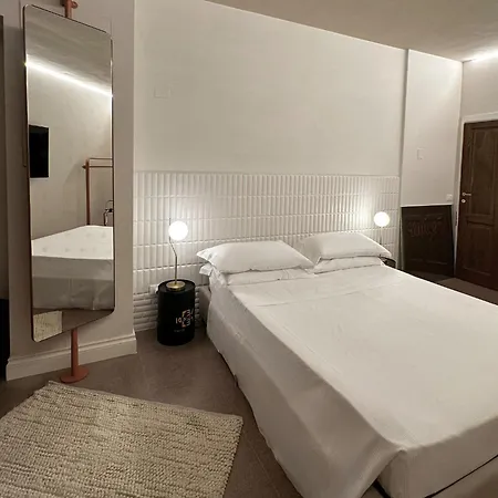 Hotel Diffuso Ginevra Boutique - Palazzo Leosini - Residenze D'epoca LʼAquila