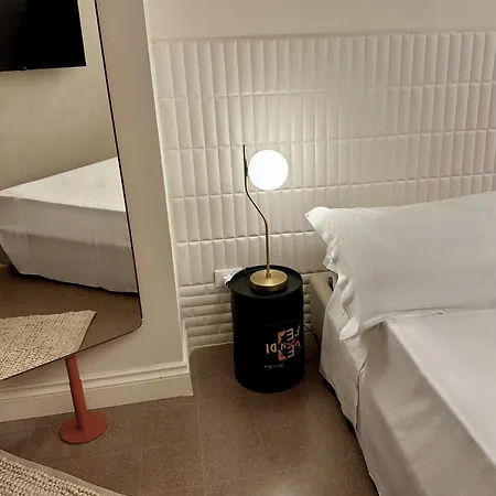Diffuso Ginevra Boutique - Palazzo Leosini - Residenze D'epoca 4* ל'אקווילה