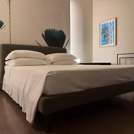 Diffuso Ginevra Boutique - Palazzo Leosini - Residenze D'epoca Hotel LʼAquila