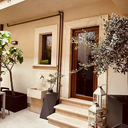 Diffuso Ginevra Boutique - Palazzo Leosini - Residenze D'epoca 4* ל'אקווילה