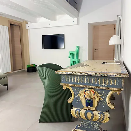 Couette-café Ginevra Boutique - Palazzo Leosini - Residenze D'epoca 4*