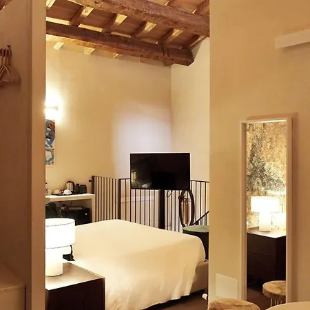 Diffuso Ginevra Boutique - Palazzo Leosini - Residenze D'epoca 4*