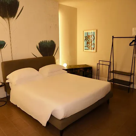 Diffuso Ginevra Boutique - Palazzo Leosini - Residenze D'epoca 4* ל'אקווילה