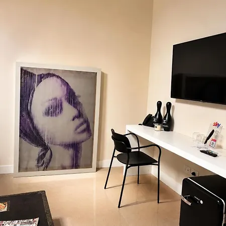 Diffuso Ginevra Boutique - Palazzo Leosini - Residenze D'epoca ל'אקווילה