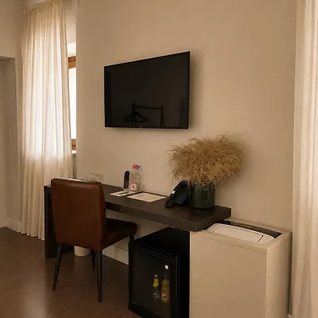 Diffuso Ginevra Boutique - Palazzo Leosini - Residenze D'epoca ל'אקווילה