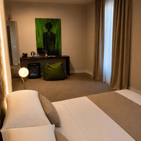 מלון Diffuso Ginevra Boutique - Palazzo Leosini - Residenze D'epoca 4*