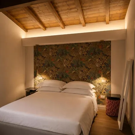 Diffuso Ginevra Boutique - Palazzo Leosini - Residenze D'epoca ל'אקווילה
