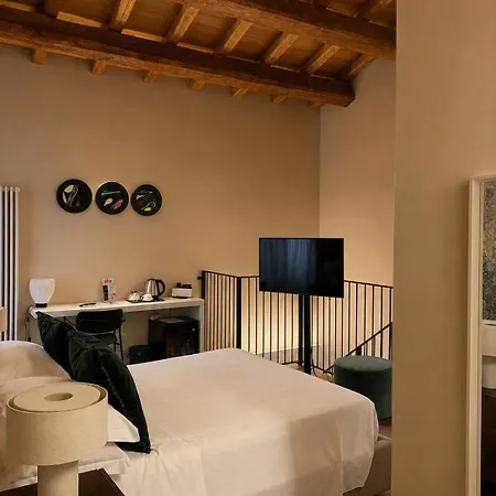 Diffuso Ginevra Boutique - Palazzo Leosini - Residenze D'epoca מלון ל'אקווילה
