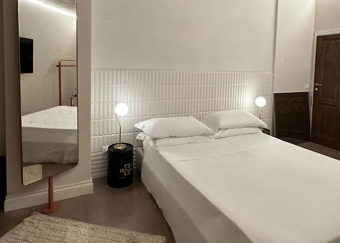 Hotel Diffuso Ginevra Boutique - Palazzo Leosini - Residenze D'epoca LʼAquila