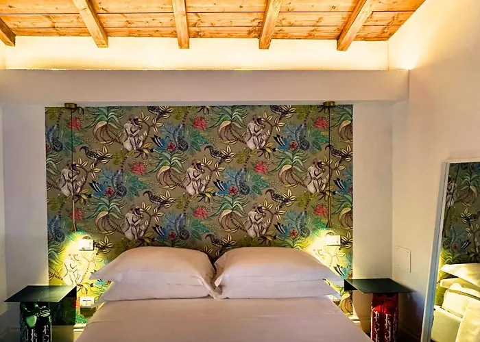 Diffuso Ginevra Boutique - Palazzo Leosini - Residenze D'epoca Hotel LʼAquila