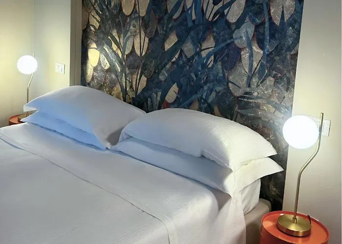 Hotel Diffuso Ginevra Boutique - Palazzo Leosini - Residenze D'epoca LʼAquila