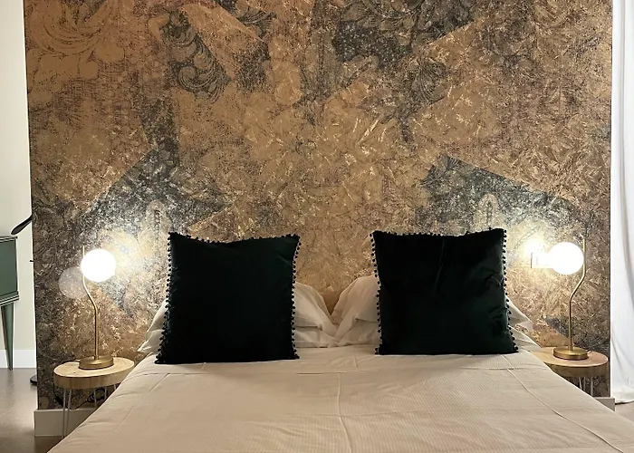 Diffuso Ginevra Boutique - Palazzo Leosini - Residenze D'epoca Hotel LʼAquila