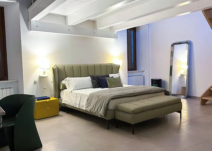 Diffuso Ginevra Boutique - Palazzo Leosini - Residenze D'epoca Hotel LʼAquila